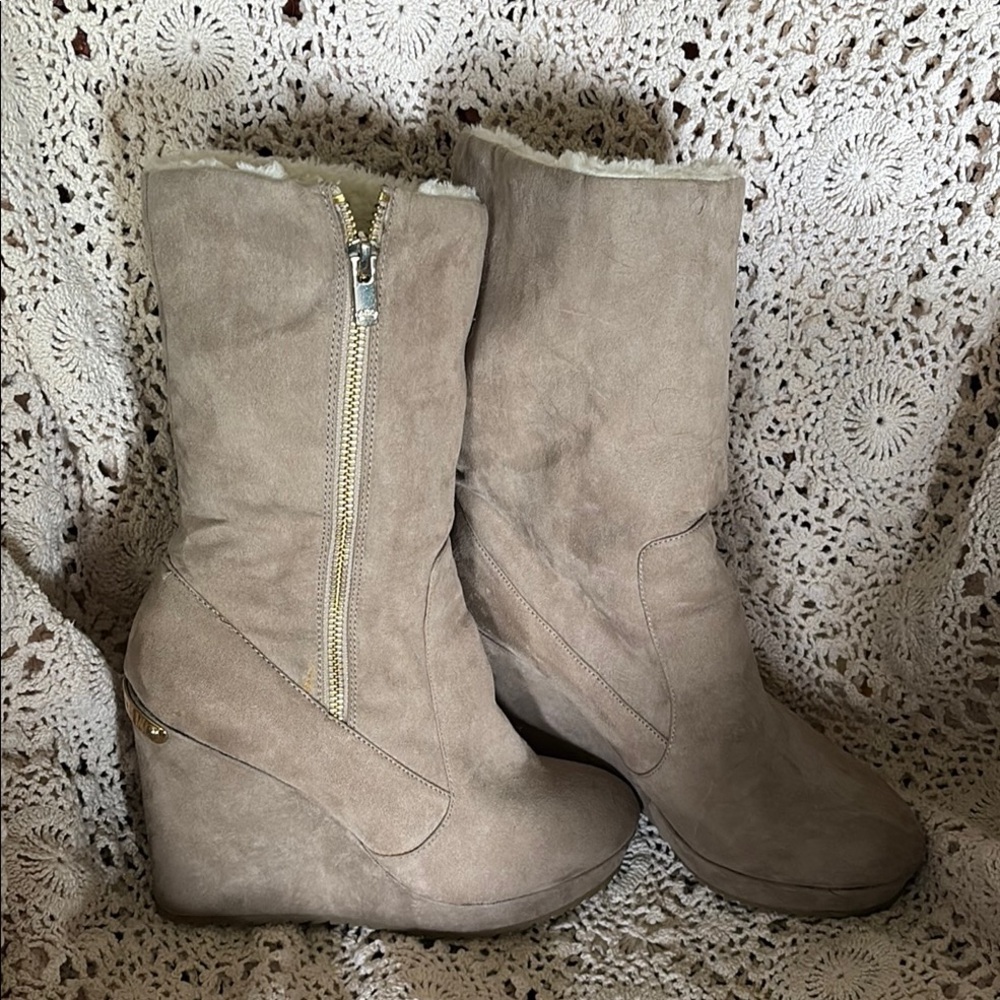 Juicy Couture light grey Ankle Booties with Side Zipper